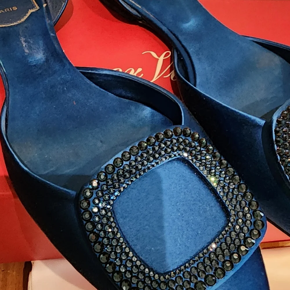 Roger Viver - Picture 2 of 6